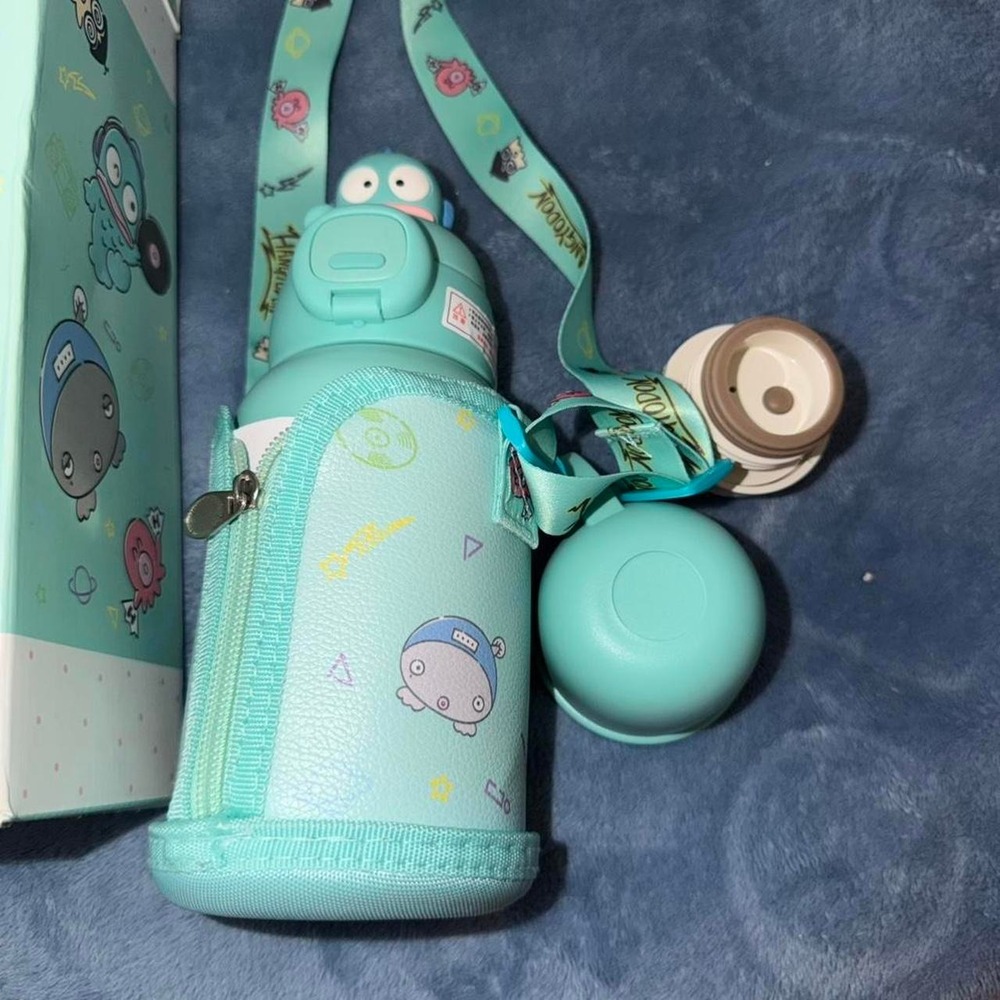Hangyodon water bottle with strap